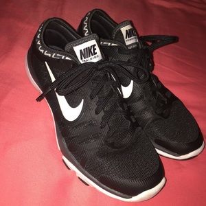 Black and white Nike Sneakers